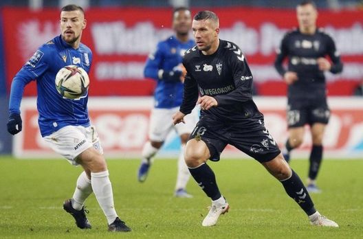 Foto tratta dal profilo Instagram @lukaspodolski Podolski multitasking, a settembre dirigerà il più importante festival musicale in Germania- immagine 2