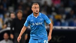 Napoli, distorsione per Lobotka da valutare: Conte spera. La situazione di Neres