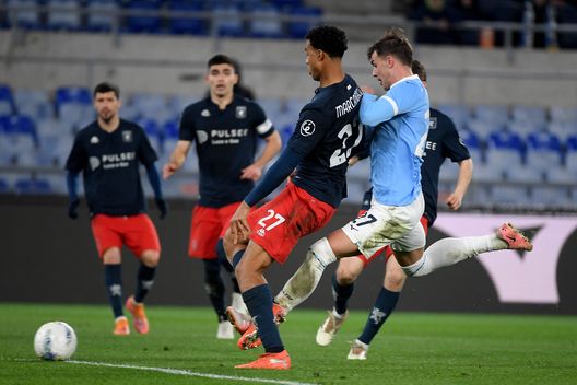 Getty Images Lazio-Genoa, pazza gara all’Olimpico: vincono i biancocelesti all’ultimo respiro - immagine 1