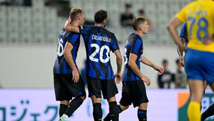 OSAKA, JAPAN - JULY 27: Players of Inter celebrate during the pre-season friendly match between FC Internazionale and Al-Nassr at Yanmar Stadium Nagai on July 27, 2023 in Osaka, Japan. (Photo by Mattia Ozbot - Inter/Inter via Getty Images) Inter, 1-1 con l’Al Nassr: Frattesi segna e Cuadrado c’è! Ecco top, flop e perché Mkhitaryan out - immagine 1