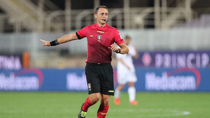 FLORENCE, ITALY - SEPTEMBER 19: Rosario Abisso referee during the Serie A match between ACF Fiorentina and Torino FC at Stadio Artemio Franchi on September 19, 2020 in Florence, Italy. (Photo by Gabriele Maltinti/Getty Images) Torino-Milan, arbitra Abisso. Al Var c’è Aureliano - immagine 1