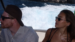De Bruyne, prime ore a Napoli: foto con tifosi, gita a Capri e l’attesa del ritiro
