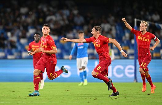 Napoli con lo Scudetto sul petto a Lecce: l’ultima volta era stato un derby tutto argentino…- immagine 2