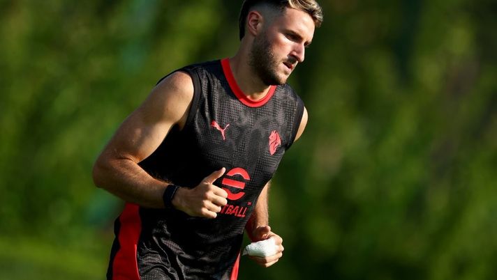 Santiago Gimenez (attaccante del Milan) | Getty Images Milan, il padre di Gimenez: '40 milioni per poi prestarlo? Non capisco'