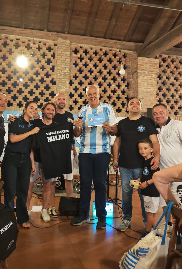 Festa di fine anno per il Napoli Fan Club Milano: presenti tre ospiti speciali! – LE FOTO - immagine 9