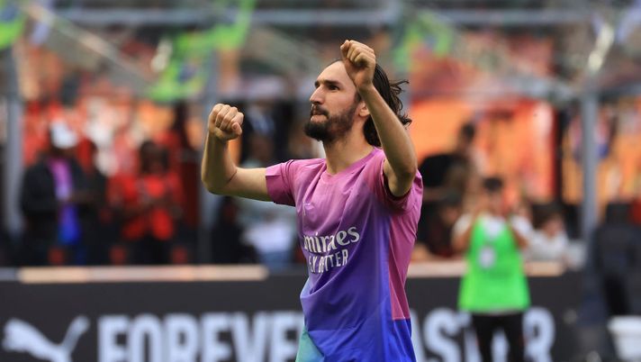 MILAN, ITALY - APRIL 06: Yacine Adli of AC Milan celebrates the win at end of the Serie A TIM match between AC Milan and US Lecce - Serie A TIM  at Stadio Giuseppe Meazza on April 06, 2024 in Milan, Italy. (Photo by Giuseppe Cottini/AC Milan via Getty Images)  Adli