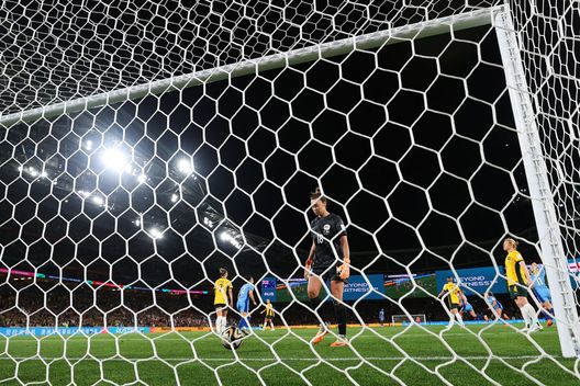 Le australiane dopo il gol al passivo nel primo tempo...(Photo by Cameron Spencer/Getty Images) Inglesi a raffica: le australiane ci provano, ma in finale ci vanno le Lionesses- immagine 2