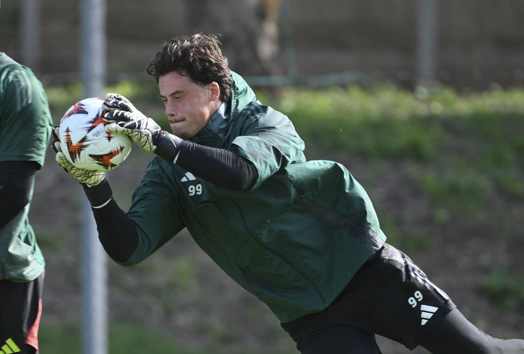 Roma, l’allenamento a Trigoria in vista della Dinamo Kiev – FOTO GALLERY - immagine 17