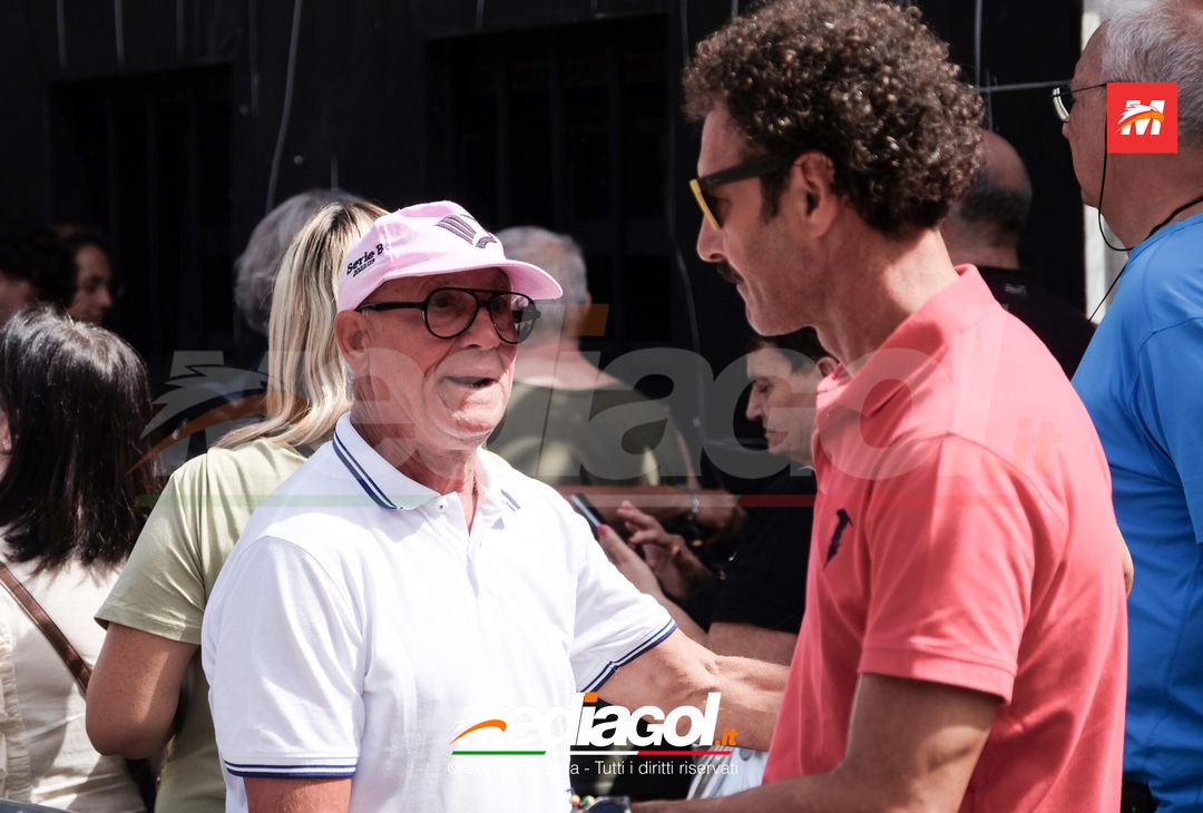 FOTO Palermo, fila al Barbera. Tifosi ritirano la tessera dell’abbonamento (GALLERY) - immagine 13