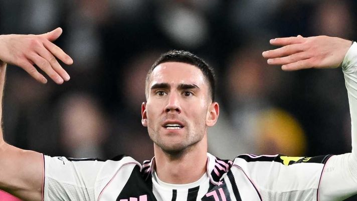 Il Milan ragiona sul giovane Kostic: c'è un incrocio di calciomercato con Vlahovic