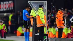 Rigore, anzi no. L’annuncio dell’arbitro dopo revisione al Var che ha ingannato i tifosi del River Plate