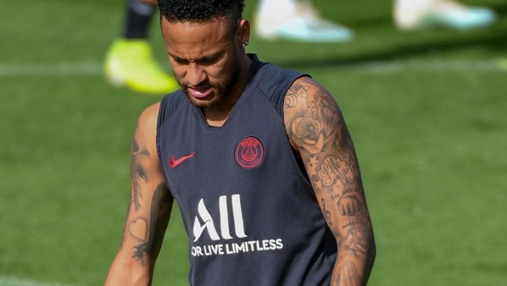 Tifosi Psg contro Neymar