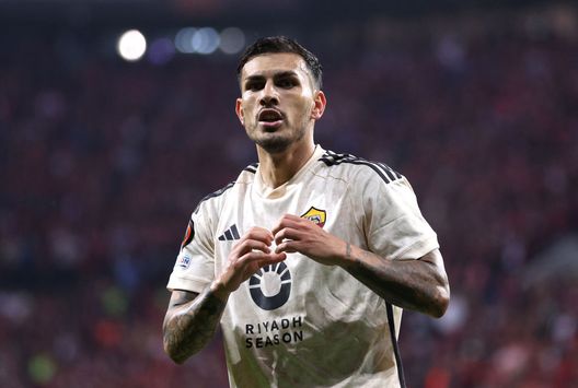 Paredes esulta dopo un gol (Foto di Dean Mouhtaropoulos da Getty Images) Paredes esulta dopo un gol