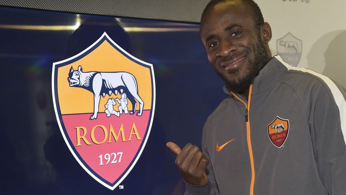 ROMA, ITALIA - 16 FEBBRAIO: L'AS Roma presenta ufficialmente il nuovo giocatore, Seydou Doumbia, durante una conferenza stampa al Centro Sportivo Fulvio Bernardini il 16 febbraio 2015 a Roma, Italia. (Foto di Luciano Rossi/AS Roma tramite Getty Images) Doumbia età