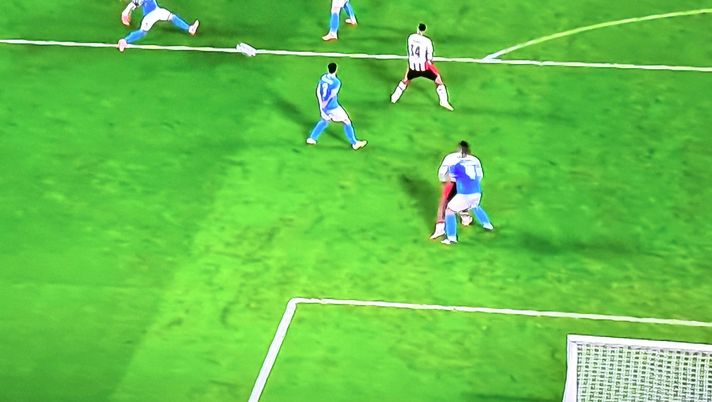 Psv-Napoli 4-1, Milinkovic immobile sul sinistro da fuori di Man – VIDEO - immagine 1