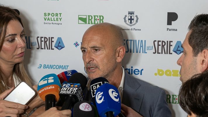 Ausilio: “Seguiamo Jones e Solet, Stankovic vuole restare”. Bordata al Fener su Calhanoglu Ausilio: “Seguiamo Jones e Solet, Stankovic vuole restare”. Bordata al Fener su Calhanoglu - immagine 1