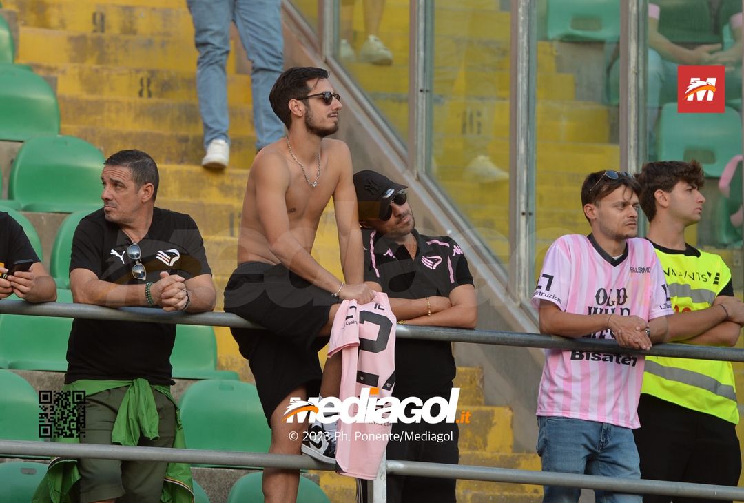 FOTOTIFO Palermo-Lecco, gli scatti ai tifosi al “Renzo Barbera” (GALLERY) - immagine 6