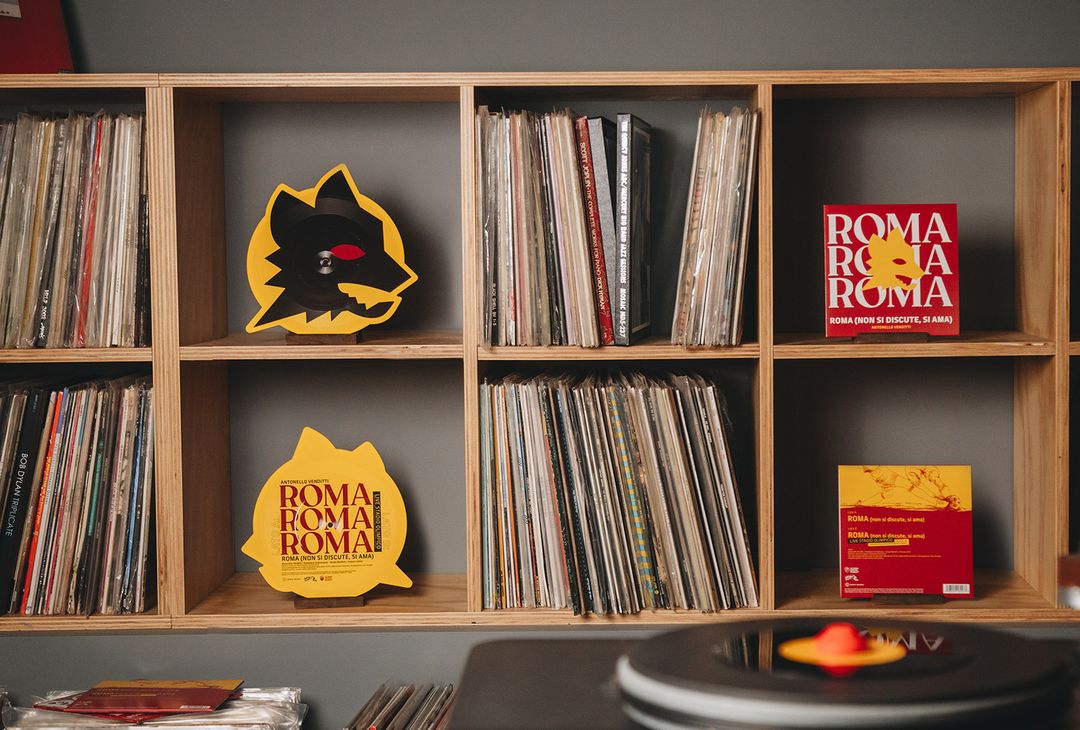 Roma, ecco le immagini del vinile per i 50 anni di “Roma Roma Roma”  – FOTO GALLERY - immagine 7