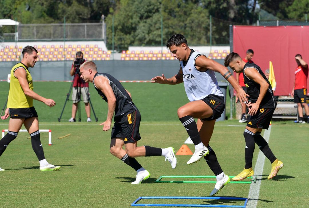 Roma, allenamento di Ferragosto a Trigoria. C’è Dybala – FOTO GALLERY - immagine 15