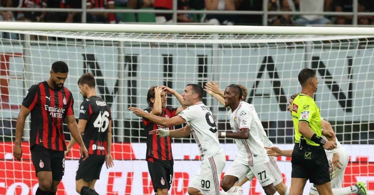 milan cremonese 1 2 highlights della brutta sconfitta rossonera video