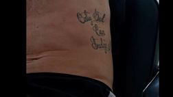 VIDEO / Ibra che dolore! Sui social mostra la sofferenza per rimuovere un tatuaggio