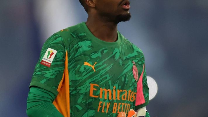 Guglielmo Vicario potrebbe sostituire Mike Maignan tra i pali della porta del Milan | Calciomercato AC Milan News (Getty Images) Milan, chi al posto di Maignan nel mercato? Spunta fuori il nome più interessante di tutti