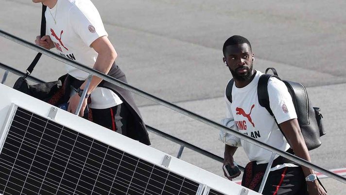 Davide Bartesaghi e Fikayo Tomori in partenza per Napoli | AC Milan News (foto Getty Images) Napoli-Milan, ecco come hanno passato Pasqua le due formazioni