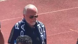 Dimaro day 4, De Laurentiis show: firma una bandiera tra il giubilo dei tifosi