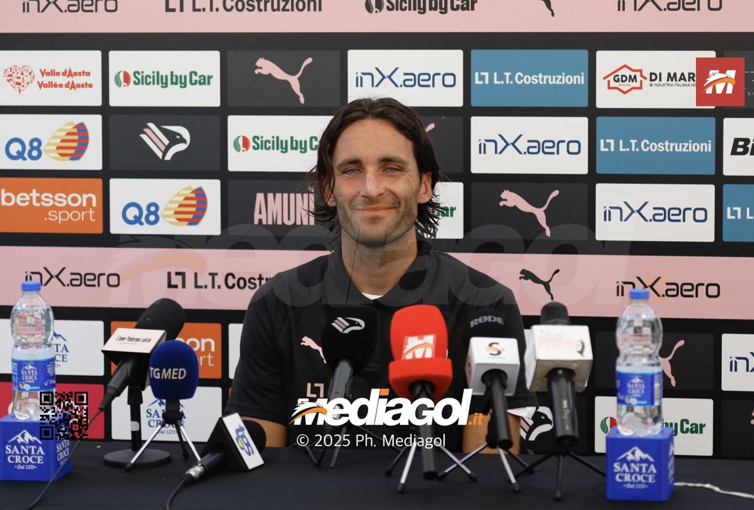 FOTO, Tommaso Augello si presenta in conferenza Palermo FC - immagine 10