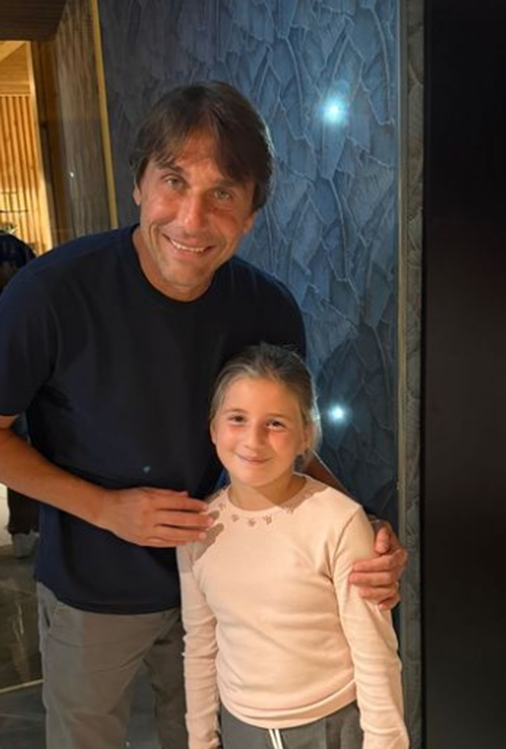 GALLERY Conte a cena con tutto lo staff azzurro: ecco in quale ristorante erano - immagine 4