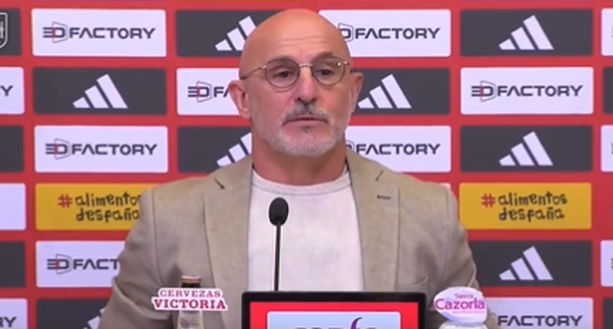 Spagna, De La Fuente senza giri di parole: “Non devi pisciare acqua di colonia per essere c.t.”- immagine 2