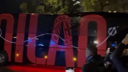 VIDEO, Milan-Roma: pullman rossonero arrivato a San Siro | PM News
