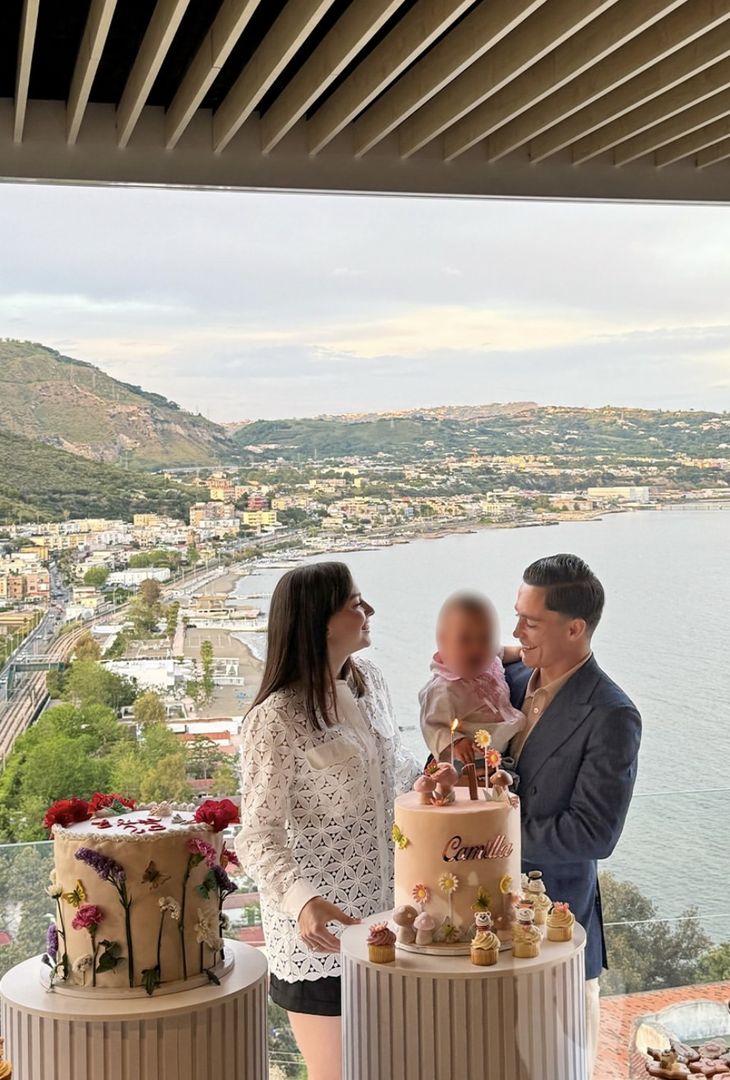 Per il compleanno della figlia di Raspadori, un pranzo al ristorante Coevo di Bacoli. Presente anche Meret