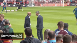 Massara a colloquio con Monchi prima di Aston Villa-Roma