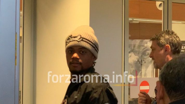 Addio Bailey: partenza da Ciampino e un freddo saluto per i tifosi giallorossi - immagine 1