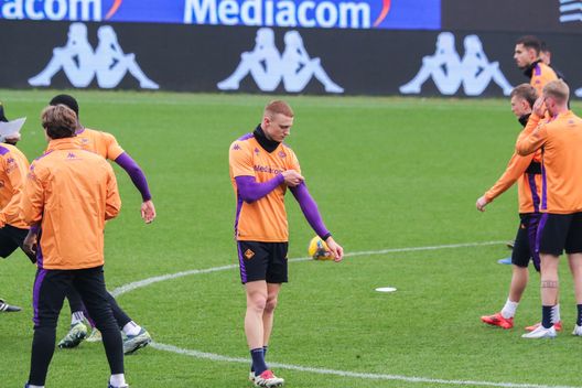 GERMOGLI PH: 1 GENNAIO 2025 FIRENZE STADIO ARTEMIO FRANCHI ALLENAMENTO A PORTE APERTE DELLA FIORENTINA NELLA FOTO COMUZZO Fattori su Comuzzo: “Per 35 milioni l’avrei ceduto. Ora la Juve in estate…”- immagine 2