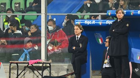 PALERMO, ITALY - MARCH 24: Roberto Mancini, Head Coach of Italy looks on during the 2022 FIFA World Cup Qualifier knockout round play-off match between Italy and North Macedonia at Stadio Renzo Barbera on March 24, 2022 in Palermo, Italy. (Photo by Tullio M. Puglia/Getty Images)