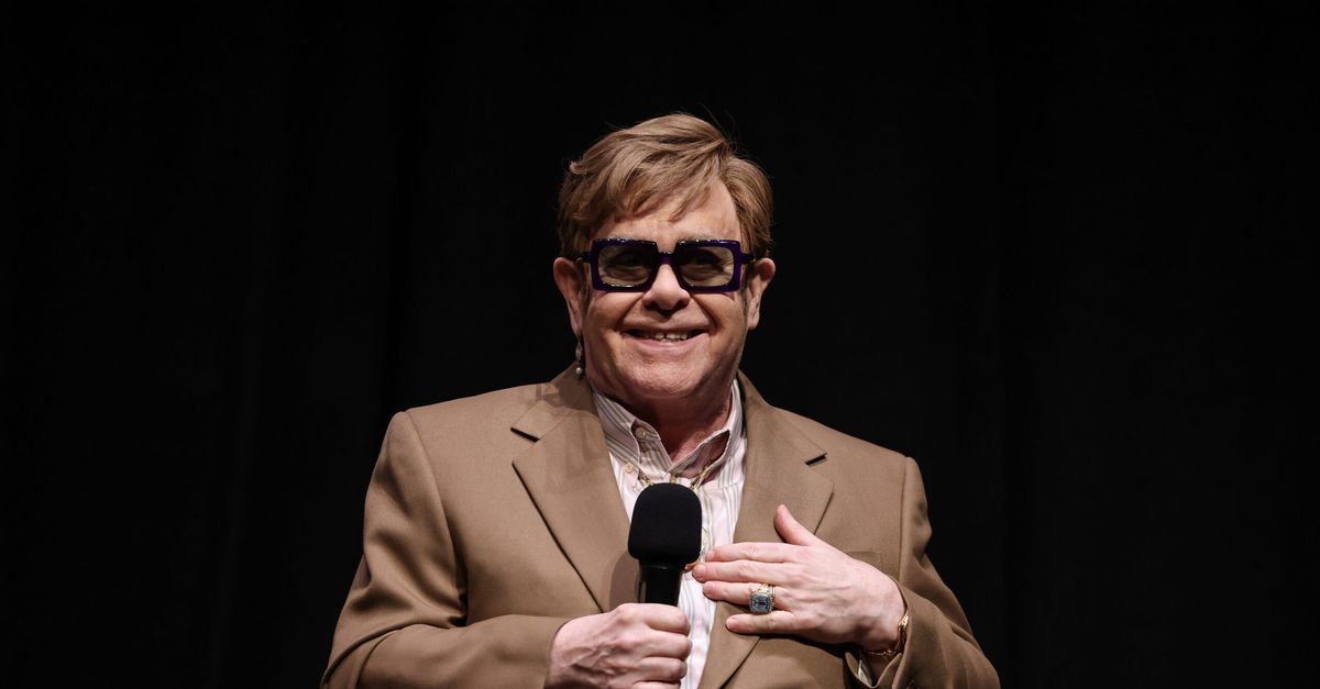 Elton John e l’annuncio shock: “Ho perso la vista”