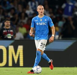NAPLES, ITALY - SEPTEMBER 27: Leo Ostigard of SSC Napoli during the Serie A TIM match between SSC Napoli and Udinese Calcio at Stadio Diego Armando Maradona on September 27, 2023 in Naples, Italy. (Photo by Francesco Pecoraro/Getty Images) ostigard