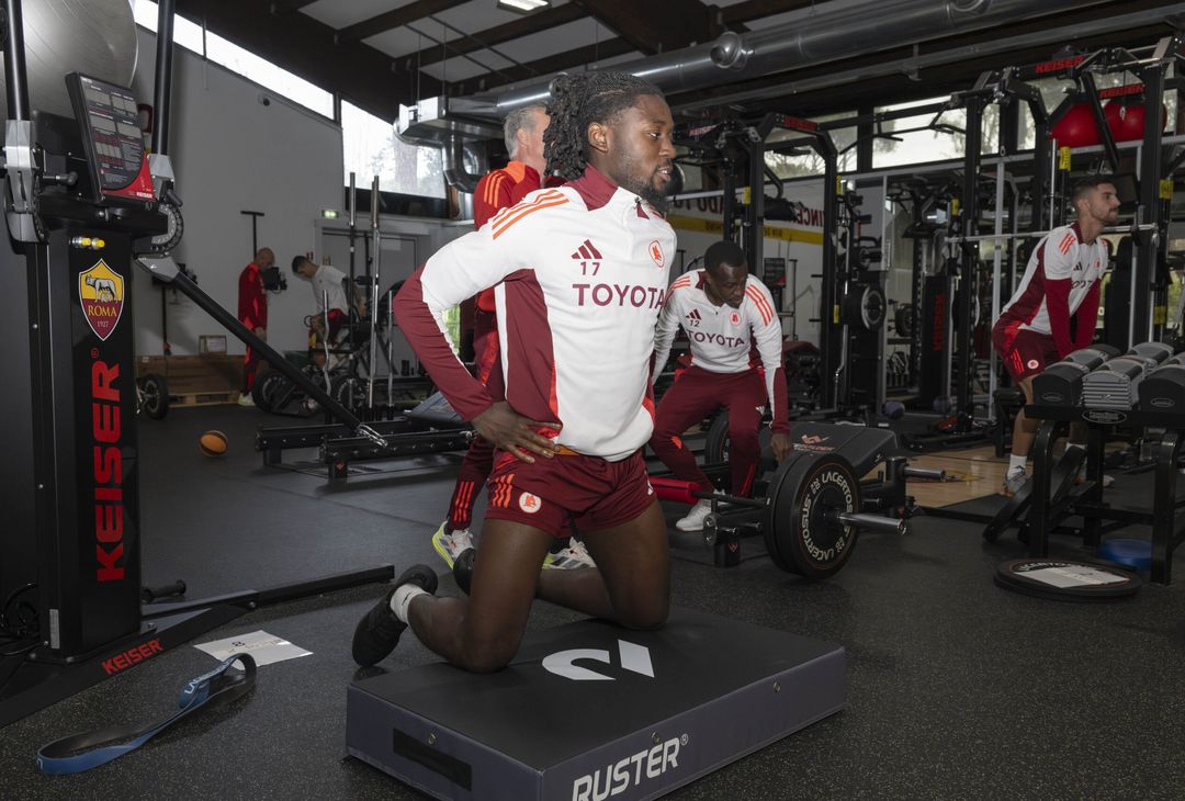 Trigoria, l’allenamento della squadra in palestra in vista del Parma – FOTO GALLERY - immagine 11