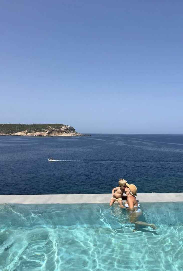 GALLERY Le vacanze della famiglia Mertens: e Ciro indossa i pantaloncini di Dries! - immagine 11