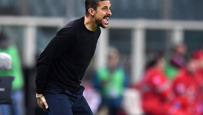 TURIN, ITALY - NOVEMBER 06: Alessio Dionisi, Head Coach of US Sassuolo, reacts during the Serie A TIM match between Torino FC and US Sassuolo at Stadio Olimpico di Torino on November 06, 2023 in Turin, Italy. (Photo by Valerio Pennicino/Getty Images) Sassuolo al lavoro: contro il Torino mancherà ancora Berardi - immagine 1