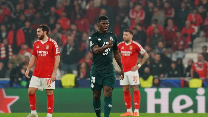 LISBON, PORTUGAL - FEBRUARY 18: Breel Embolo of AS Monaco celebrates his team's first goal, scored by teammate Takumi Minamino during the UEFA Champions League 2024/25 League Knockout Play-off second leg match between SL Benfica and AS Monaco at Estadio da Luz on February 18, 2025 in Lisbon, Portugal. (Photo by Gualter Fatia/Getty Images) milan-embolo-musah-thiaw-calciomercato-aggiornamenti-oggi-moretto-fabrizio-romano-video-youtube-news-ultima-ora-2