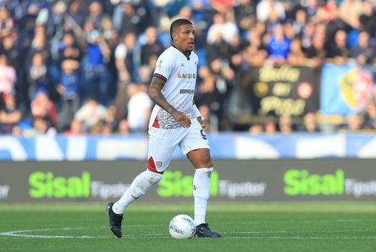 PISA, ITALY - MARCH 15: Michael Folorunsho of Cagliari Calcio in action during the Serie A match between Pisa SC and Cagliari Calcio at Arena Garibaldi on March 15, 2026 in Pisa, Italy. (Photo by Gabriele Maltinti/Getty Images)
