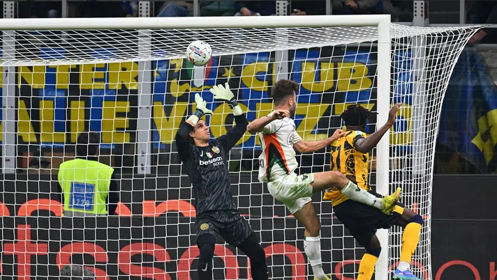 Moviola GdS – Inter-Venezia, giusto annullare il gol di Sverko: “Palla sul polso sinistro” - immagine 1