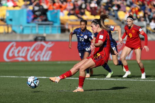 Il rigore di Mariona Caldentey (Photo by Lars Baron/Getty Images) Mondiali femminili, Spagna in semifinale: Olanda ko nel thriller di Wellington- immagine 4