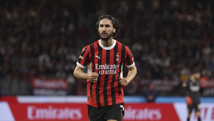 PERTH, AUSTRALIA - MAY 31: Yacine Adli of AC Milan looks on during the friendly match between AC Milan and AS Roma at Optus Stadium on May 31, 2024 in Perth, Australia. (Photo by Giuseppe Cottini/AC Milan via Getty Images)  adli-milan-calciomercato-fiorentiona-prade-ricci-confronto-contropartita-torino-prezzo-cifra-trattive