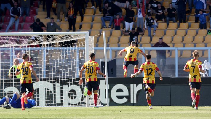 Non basta un autogol di Dorgu, lo scontro salvezza è del Lecce: Monza sconfitto 2-1 - immagine 1