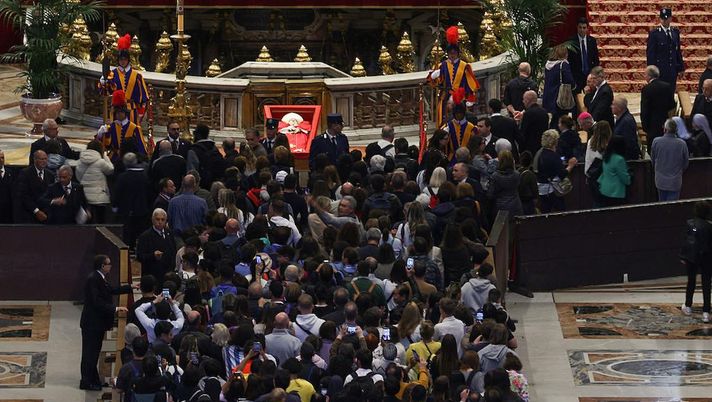 Papa Francesco, una delegazione dell’Italia a San Pietro per l’ultimo saluto - immagine 1