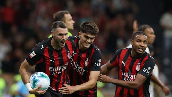 Nkunku, Bartesaghi e Gimenez (qui in Milan-Lecce di Coppa Italia) | Getty Images Nkunku o Gimenez? Il dubbio di Allegri per l'attacco